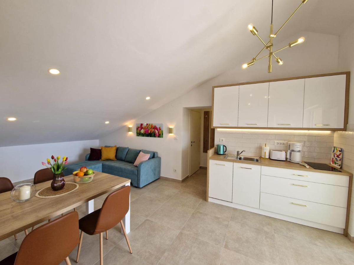 Haus Mit Meerblick Lopar Kültér fotó