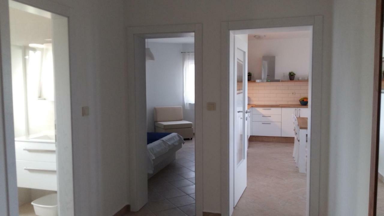 Haus Mit Meerblick Lopar Kültér fotó